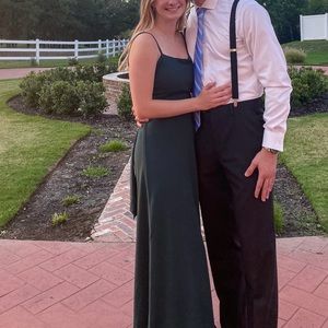 Full length hunter green with slit. No alterations. Worn once.